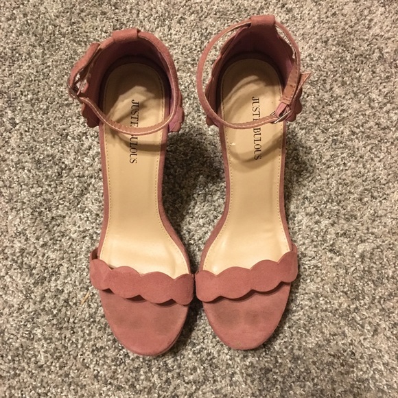 Dress and Accessories Bundle - Picture 6 of 6